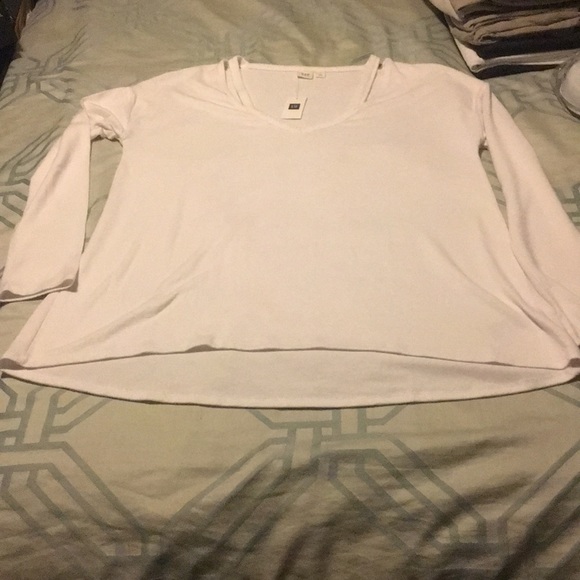 Gap M NWT “cut out” long sleeve top. - Picture 5 of 5